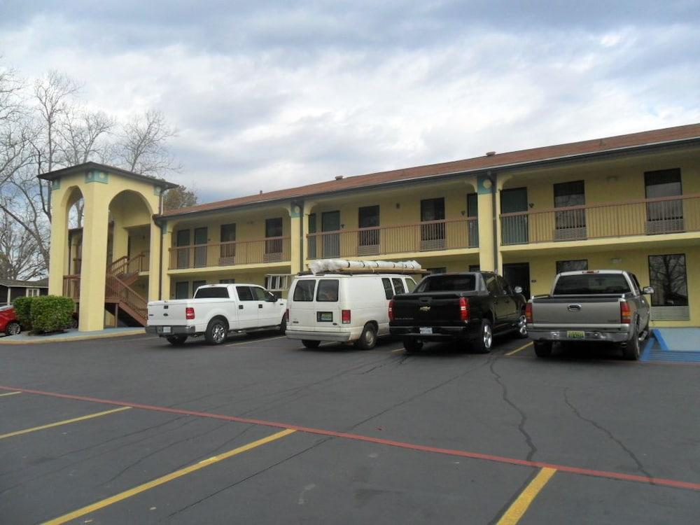 Luxury Inn & Suites Selma Exterior foto